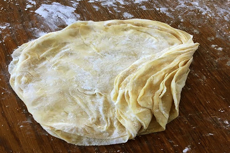Buzluktan Çıkan Çiğ Börek Nasıl Pişirilir?