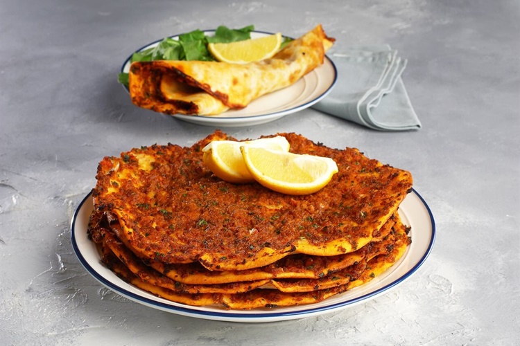 Buzluktan Çıkan Lahmacun Nasıl Isıtılır?