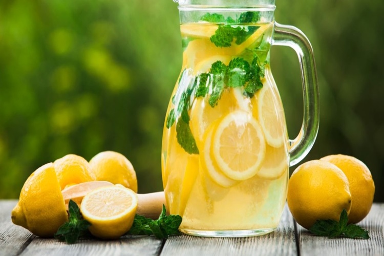Buzluktan Çıkan Limonata Nasıl Yapılır?