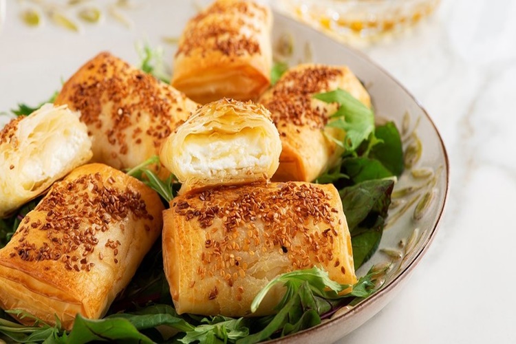 Buzluktan Çıkan Pişmiş Börek Nasıl Isıtılır?
