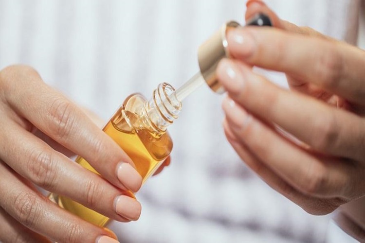 C Serum Göz Altına Sürülür Mü?