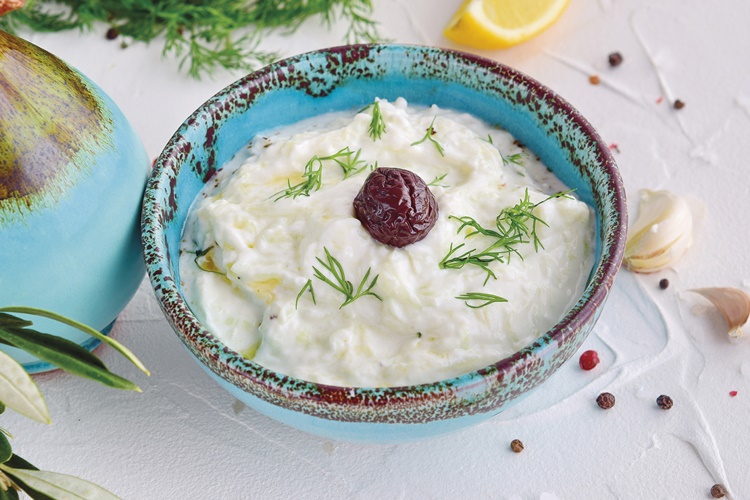 Cacık Sarımsaklı Mı Olur?