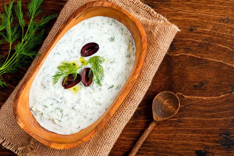 Cacık Üstüne Ne Dökülür?