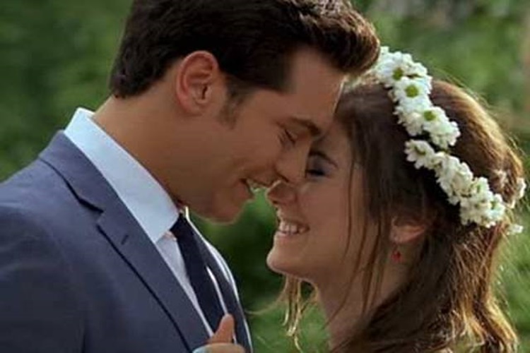 Çağatay Ulusoy Ve Hazal Kaya Sevgili Oldu Mu?