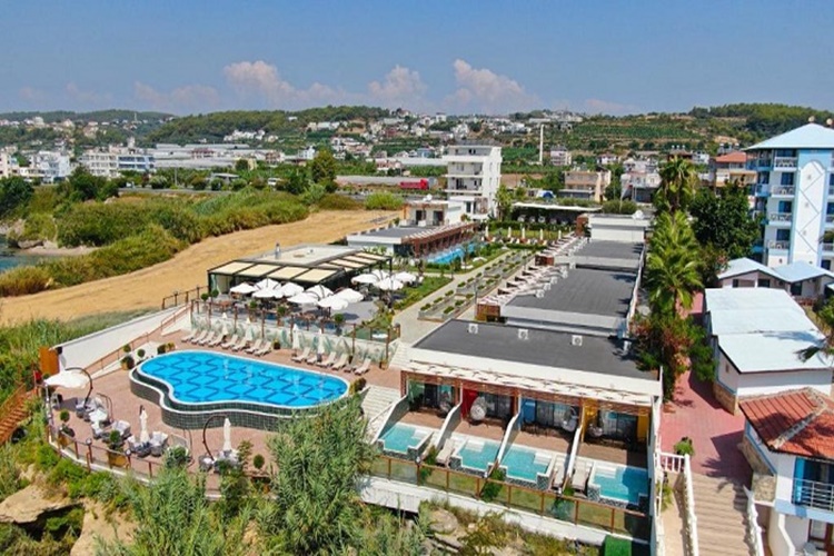 Çam Otel Sahibi Kim?