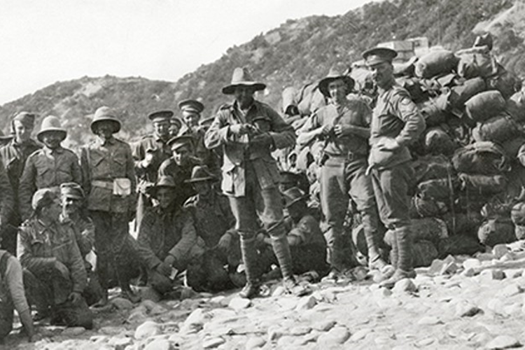 Çanakkale Savaşı’nda Beyaz Elbiseli Adamlar Kimdir?