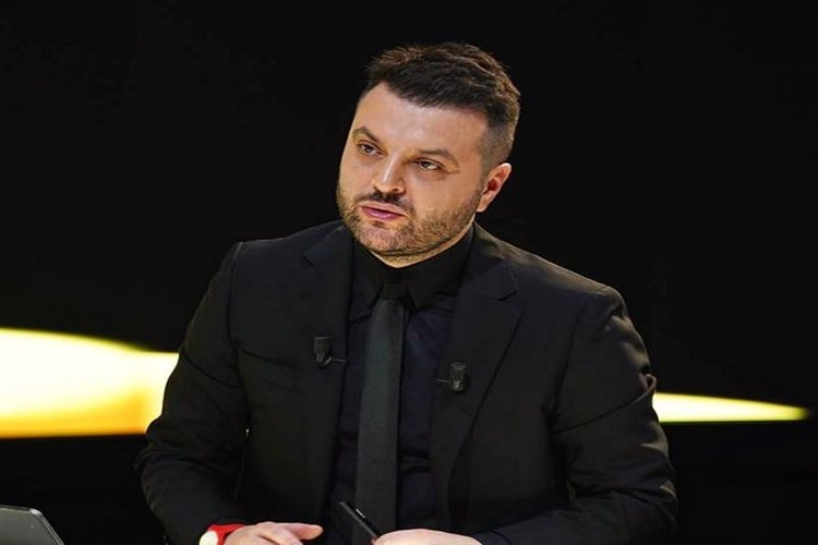 Candaş Tolga Işık Hangi Liseden Mezun?