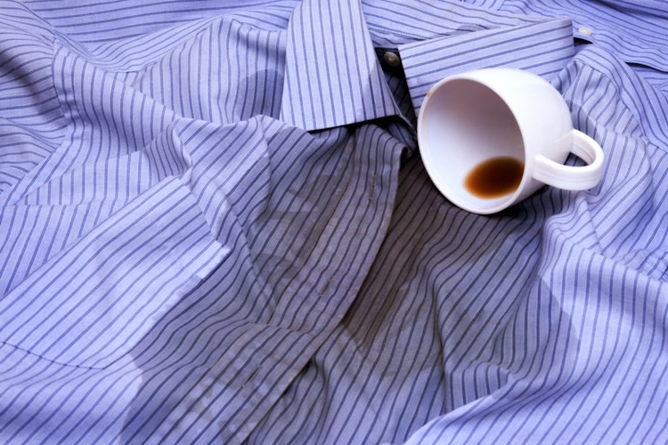 Çay Lekesi Kıyafetten Nasıl Çıkar?