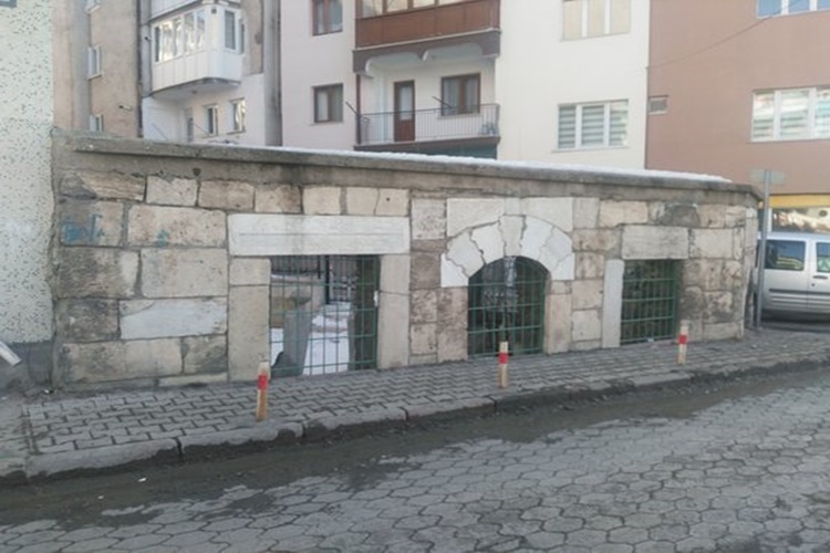  Çeltek Baba Türbesi Nerede?