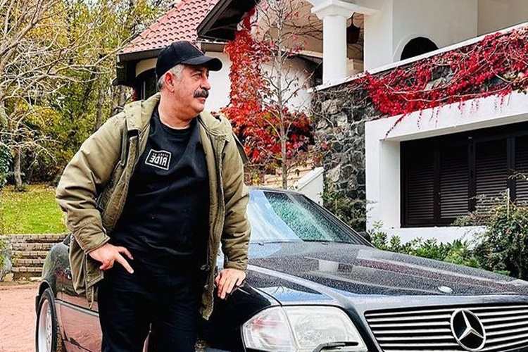 Cem Yılmaz’ın Burnu Estetik Mi?