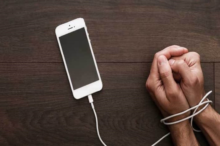 Cep Telefonu Bağımlılığı Hakkında Merak Edilen Bilgiler