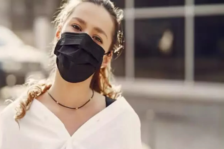 Cerrahi Maske Yüzde Tüylenme Yapar Mı?