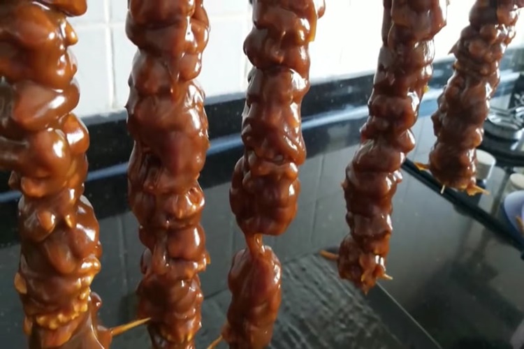 Cevizli Sucuk neyden Yapılır?