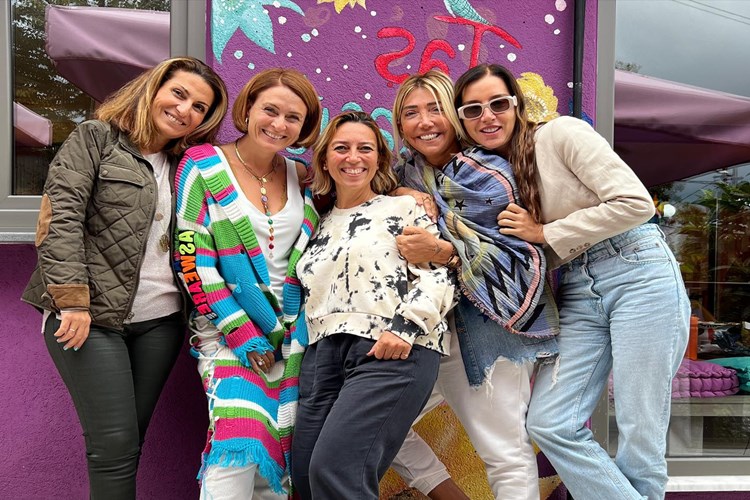 Ceyda Düvenci Annesi Yaşıyor Mu?