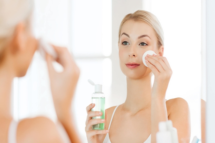 Cicaplast Baume B5 Göz Çevresine Sürülür Mü?