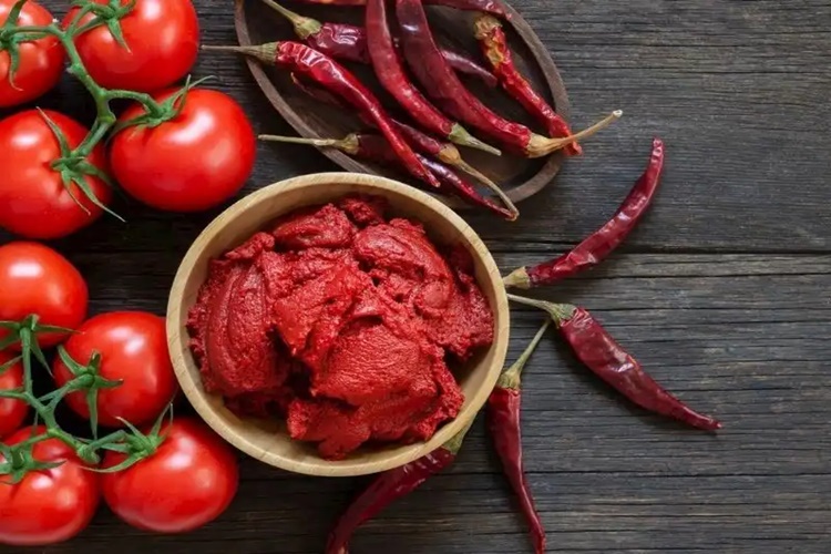 Çiğ Biber Salçası Nasıl Yapılır?