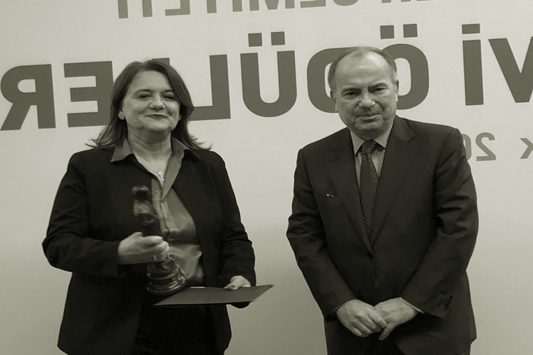 Çiğdem Toker Hangi Gazetede Yazıyor?