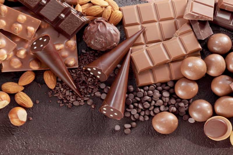 Çikolata İçinde Alkol Var Mı?
