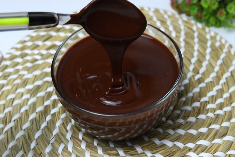 Çikolata Sosu Sütsüz Olur Mu?