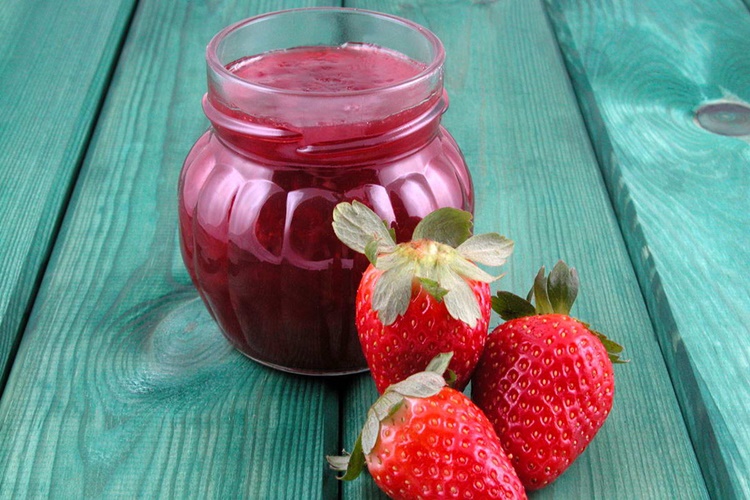 Çilek Reçeli Kaç Dakikada Pişer?