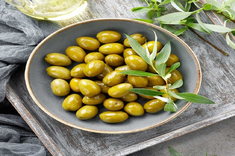 Çıtlatma Yeşil Zeytin Nasıl Kurulur?