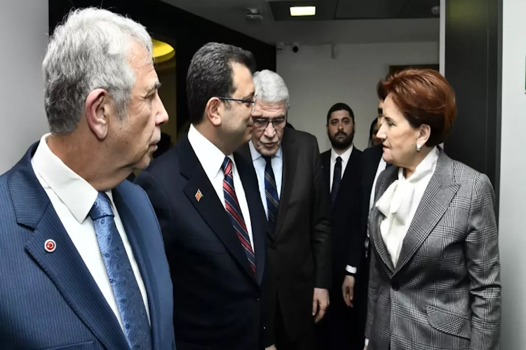 Cumhurbaşkanı Yardımcısı Kaç Kişiden Oluşur?