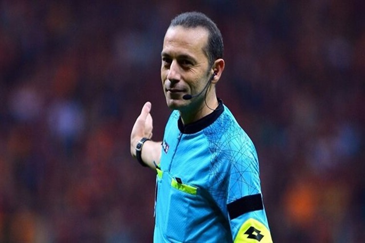 Cüneyt Çakır Hangi Takımlı?