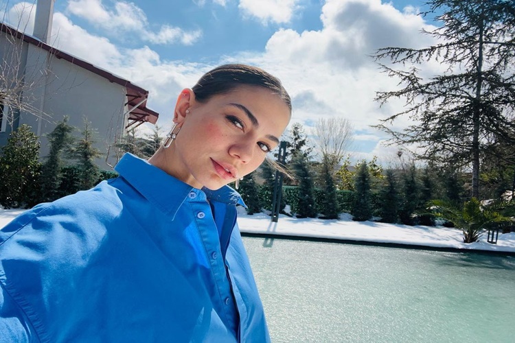 Demet Özdemir Ailesi Kimdir?