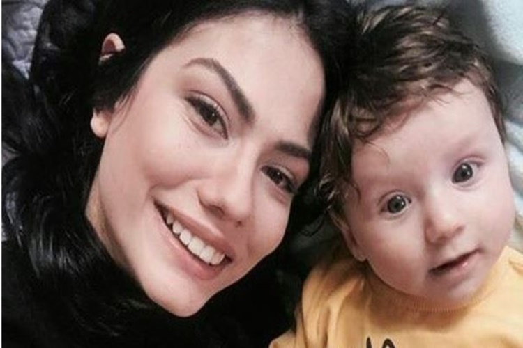 Demet Özdemir Kimin Kızı?
