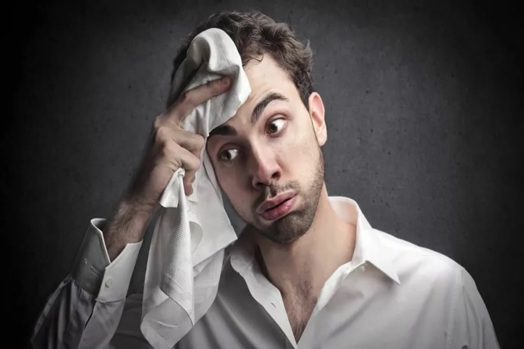 Demir Eksikliği Baş Terlemesi Yapar Mı?