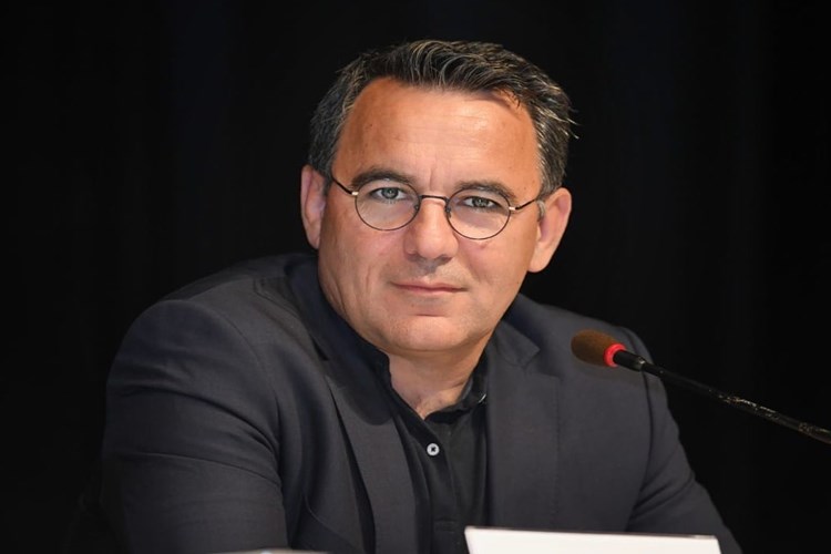 Deniz Zeyrek Aslen Nerelidir?