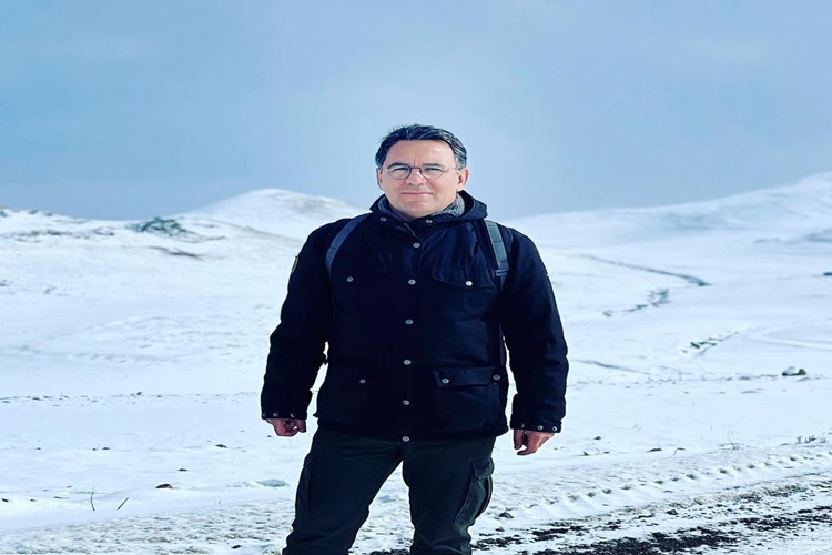 Deniz Zeyrek Hangi Takımı Tutuyor?