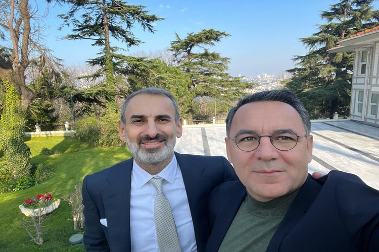 Deniz Zeyrek İle Hande Zeyrek Akraba Mı?