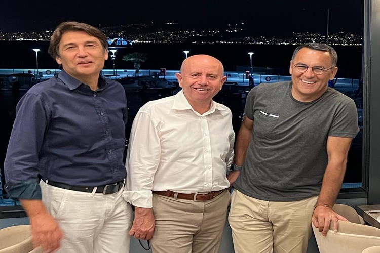 Deniz Zeyrek Kaç Çocuğu Var?