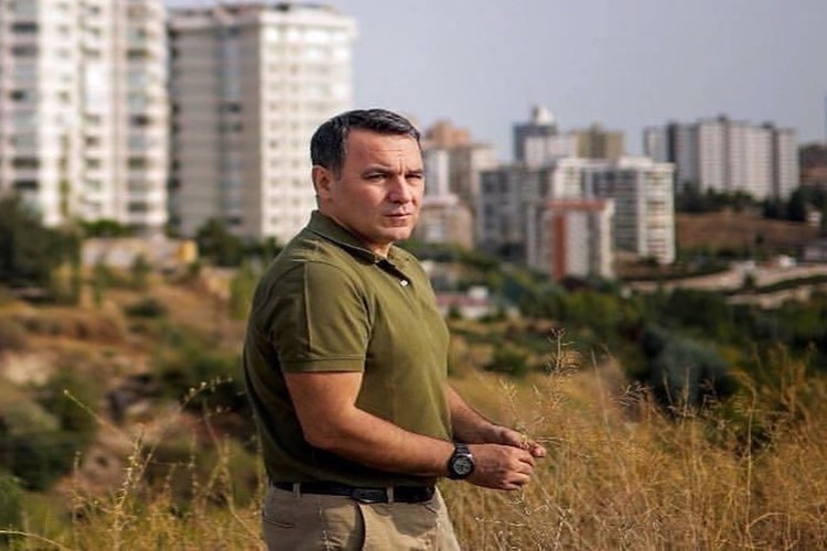 Deniz Zeyrek Nerede Oturuyor?