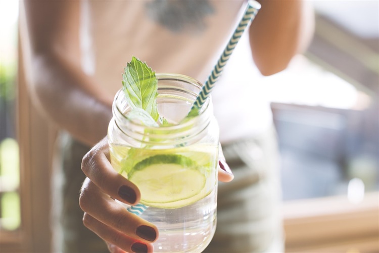 Detoks Suyu İçine Ne Konur?