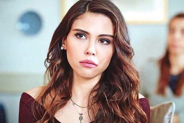 Dilara Aksüyek Burnu Estetik Mi? 