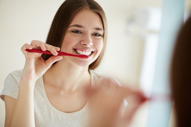 Diş Fırçalamak Orucu Bozar Mı?