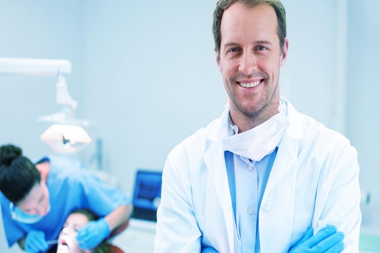Diş Hekimi Doktor Mudur?