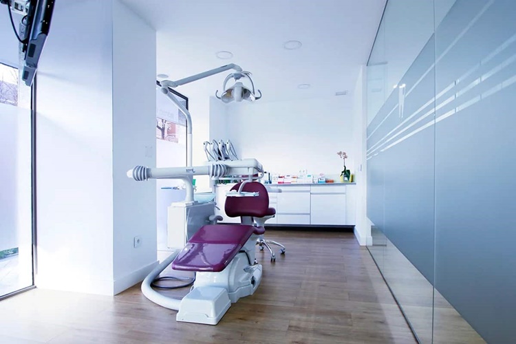 Diş Klinikleri Kaça Kadar Açık?