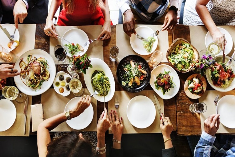 Dışarıda Yemek Yemek Sağlıklı Mı?