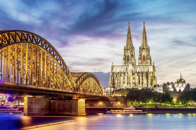 Diyanete Göre Köln Namaz Vakitleri Nelerdir?