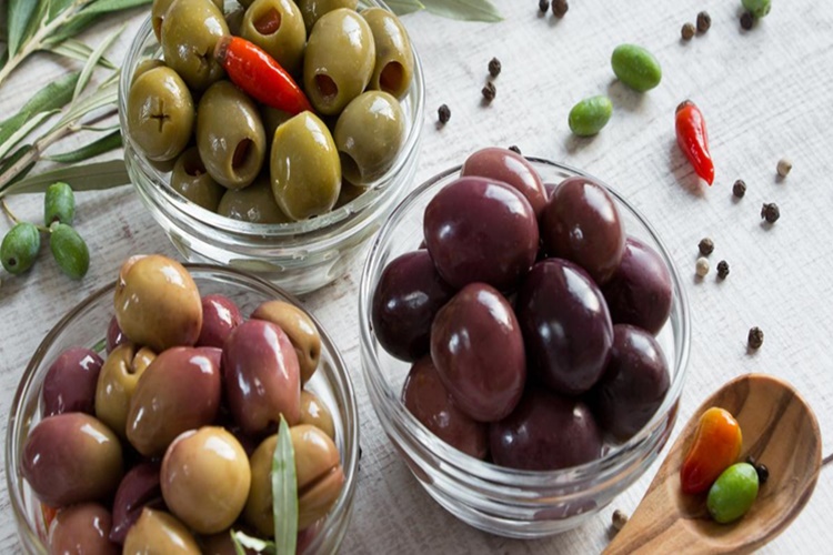 Diyette Yeşil Zeytin Mi Siyah Zeytin Mi Yenir?