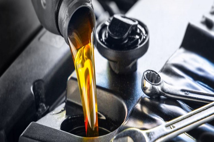 Dizel Araç Motor Yağı Neden Siyahlaşır?