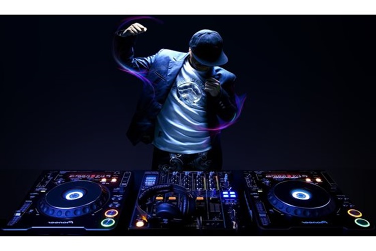DJ Olmak İçin Hangi Bölüm Okunmalı?