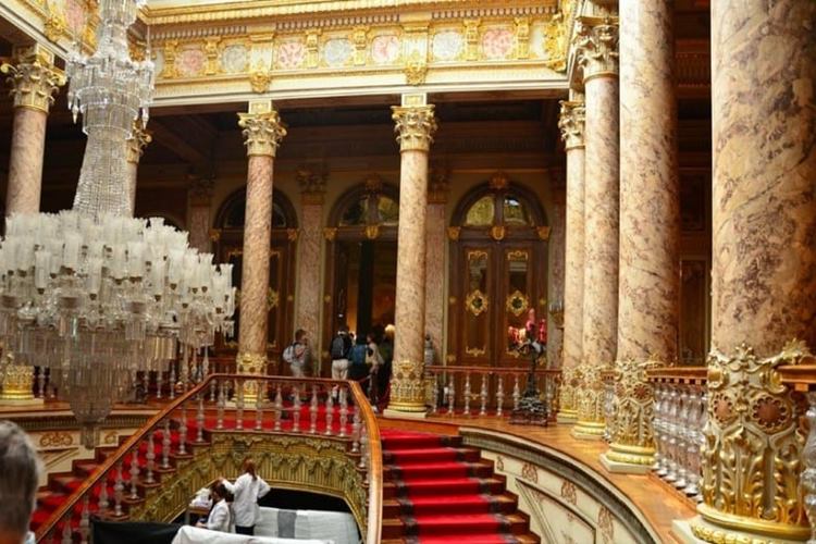 Dolmabahçe Sarayı Cumartesi Açık Mı?