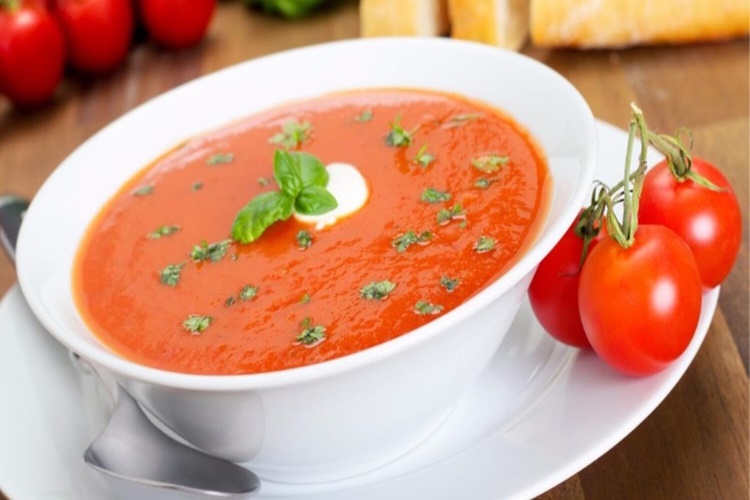 Domates Çorbası Yanına Ne Gider?