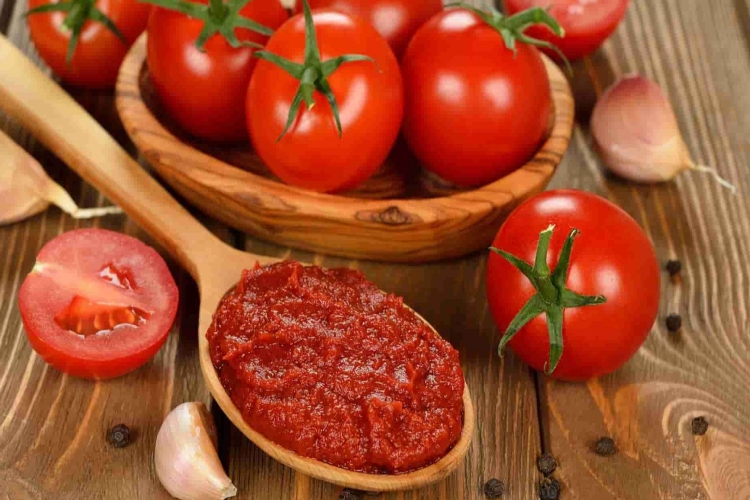 Domates Suyu Lekesi Koltuktan Nasıl Çıkar?