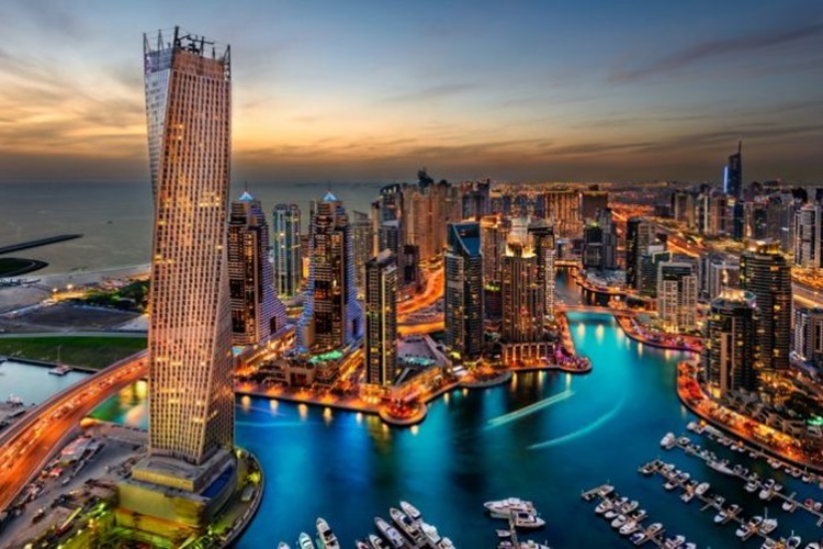 Dubai 360 Derece Dönen Gökdelen
