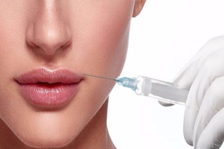 Dudak Dolgunlaştırmak İçin Maske Önerileri 